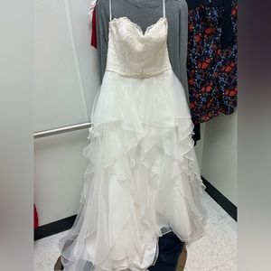 David’s bridal ball gown wedding dress size 10 - lace and organza petite wedding